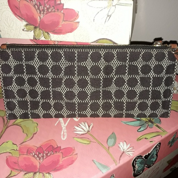 Kate Spade wristlet - Picture 2 of 3